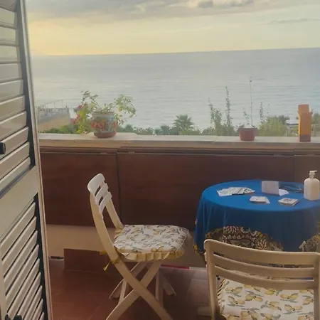 Gloria House - Sea View Apartment *